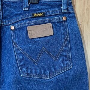 Wrangler Blue Straight Jeans Classic Denim Style Medium Wash Jeans Size 32x30